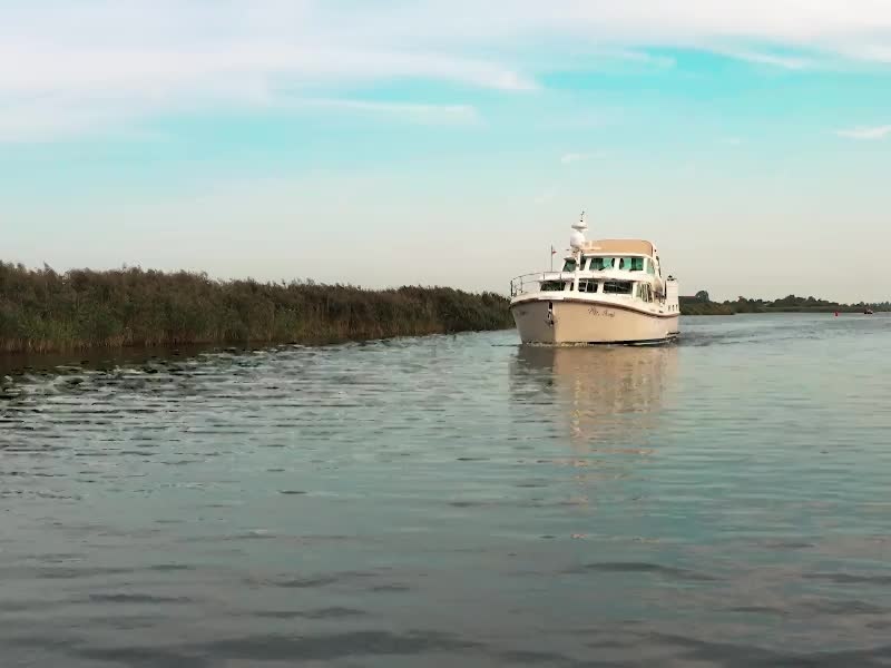 linssen yacht charter friesland